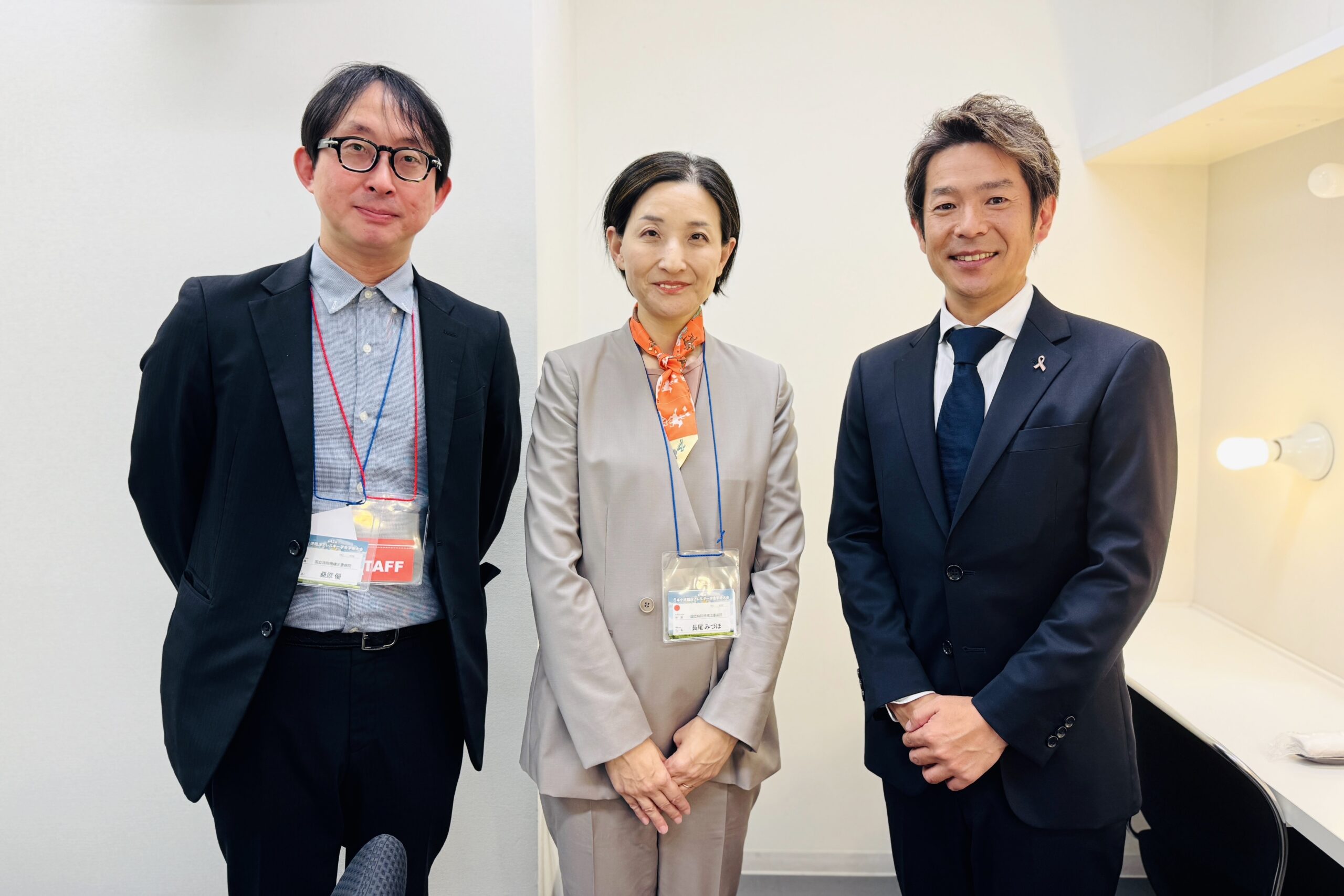 第42回日本小児臨床アレルギー学会学術大会にて、特別講演の講師を務めた清水健と関係者の皆さま。小児医療や言葉の力について考える学術大会の記録写真。